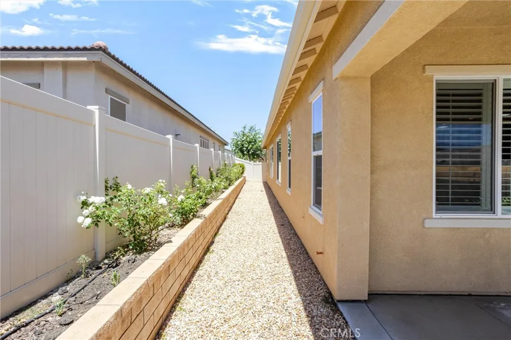 1519 Coronado Beaumont, CA 92223