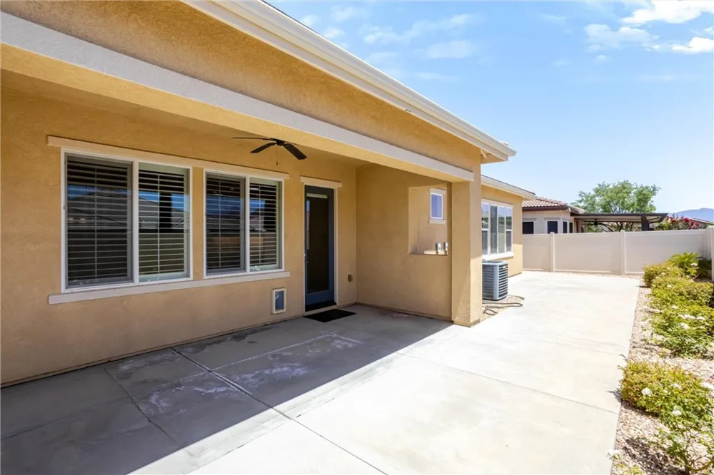 1519 Coronado Beaumont, CA 92223