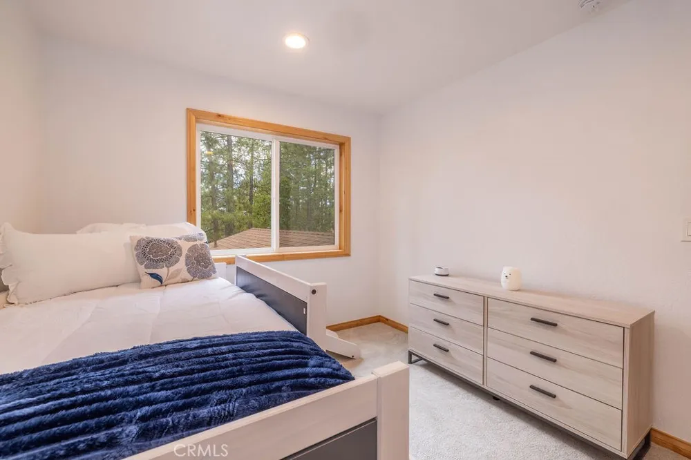 352 Feldstrasse Big Bear Lake, CA 92315