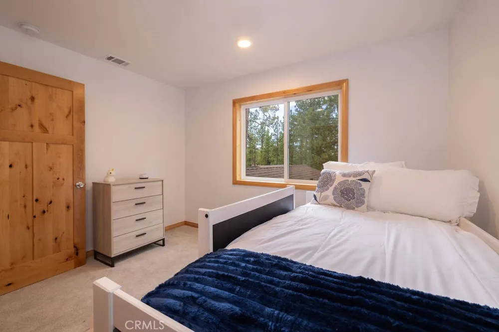 352 Feldstrasse Big Bear Lake, CA 92315