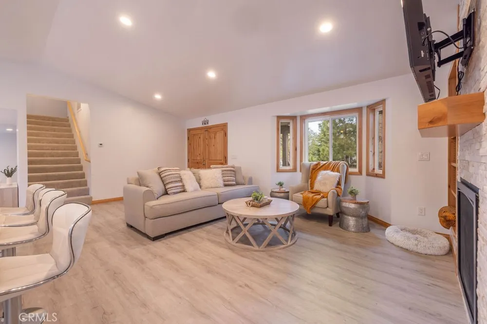 352 Feldstrasse Big Bear Lake, CA 92315