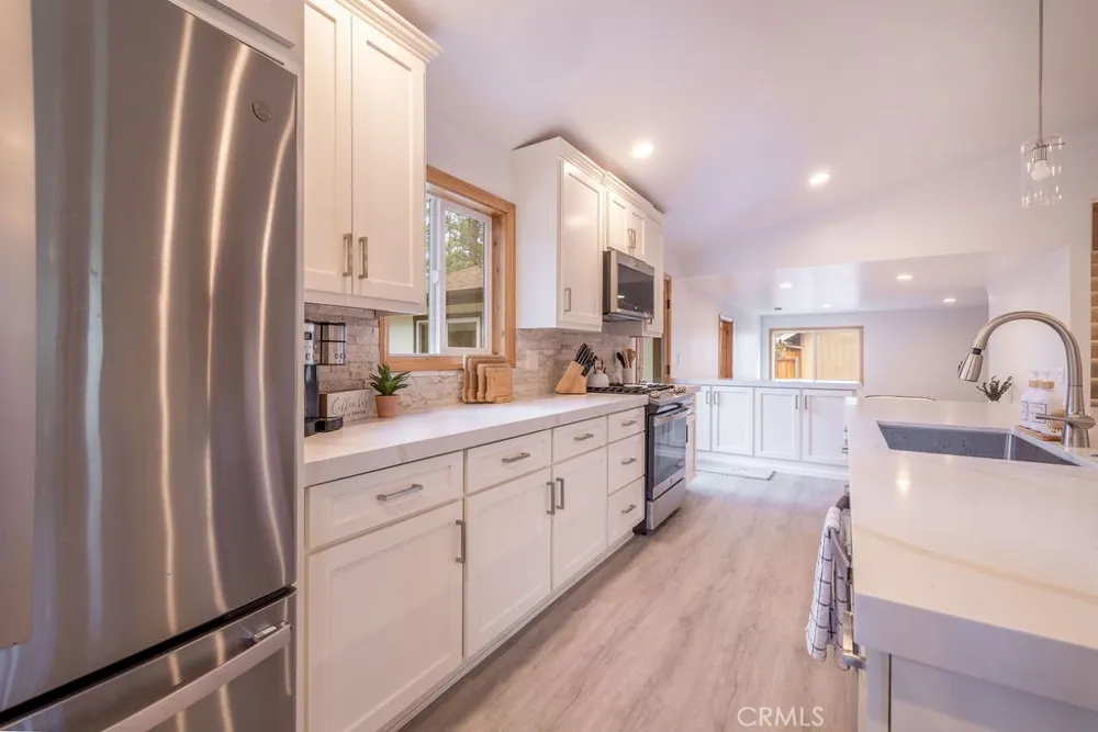 352 Feldstrasse Big Bear Lake, CA 92315