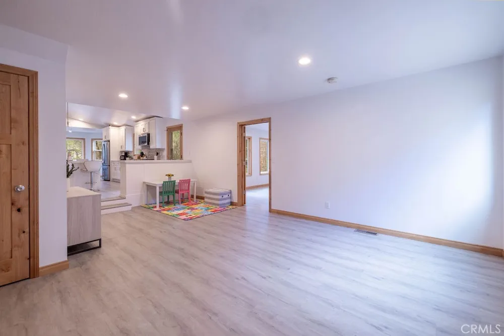 352 Feldstrasse Big Bear Lake, CA 92315