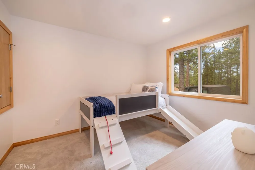 352 Feldstrasse Big Bear Lake, CA 92315