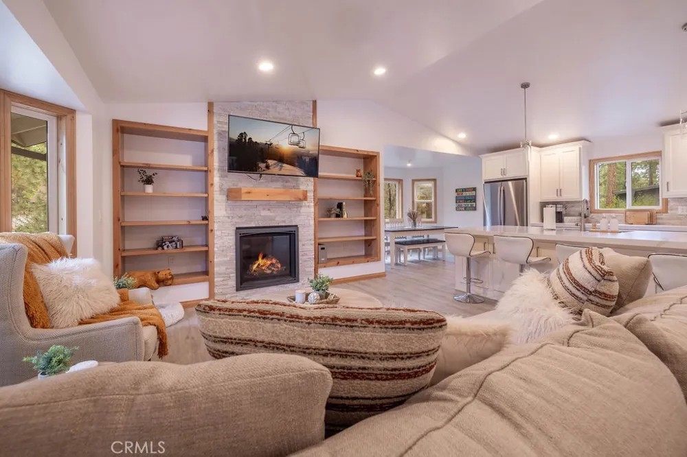 352 Feldstrasse Big Bear Lake, CA 92315