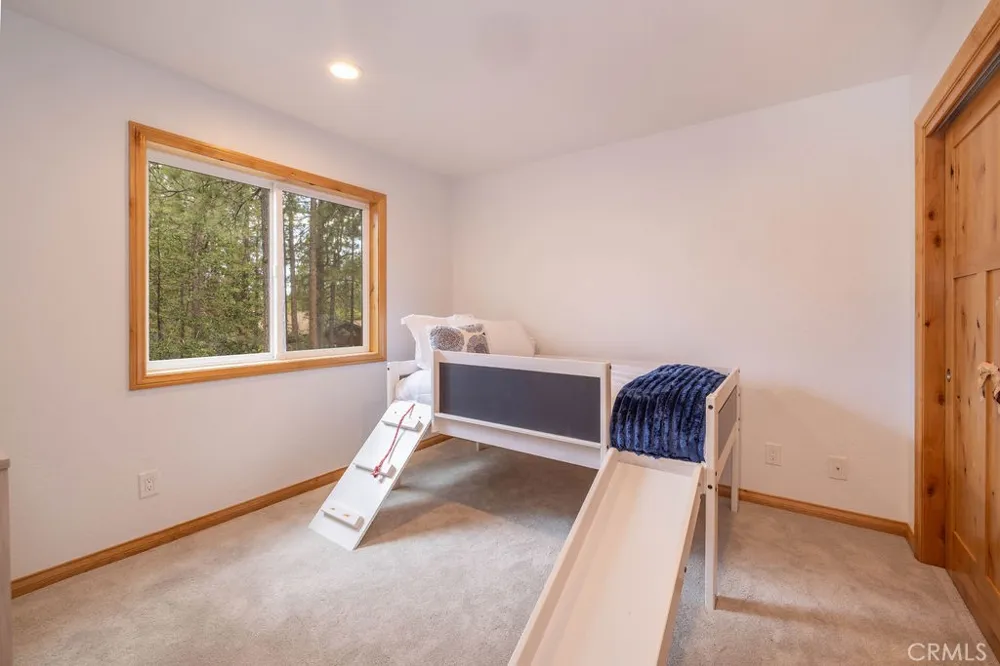 352 Feldstrasse Big Bear Lake, CA 92315