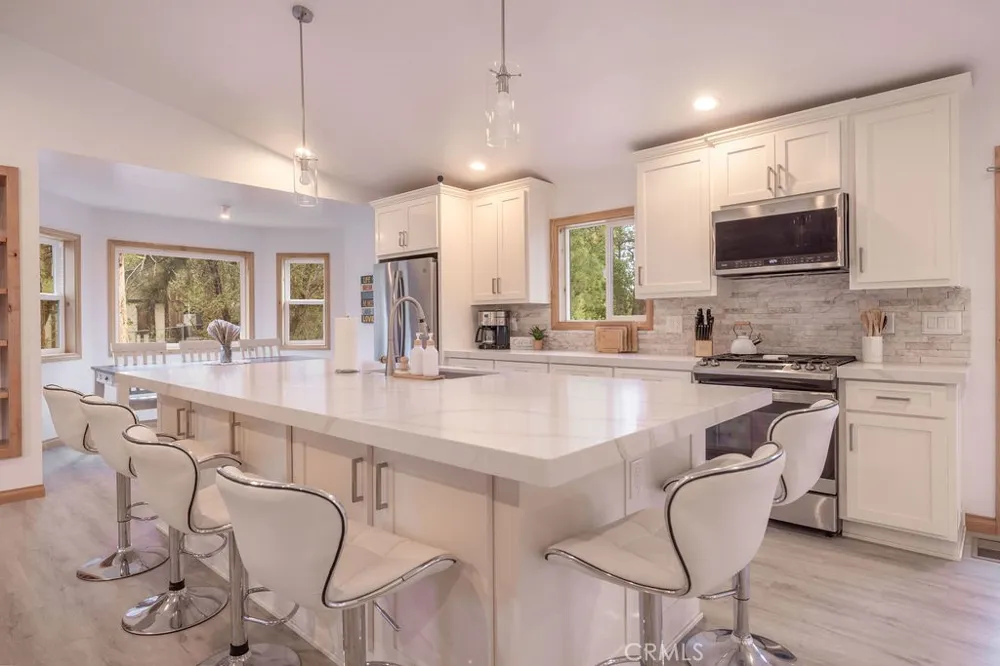352 Feldstrasse Big Bear Lake, CA 92315