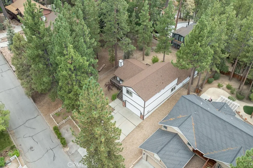 352 Feldstrasse Big Bear Lake, CA 92315