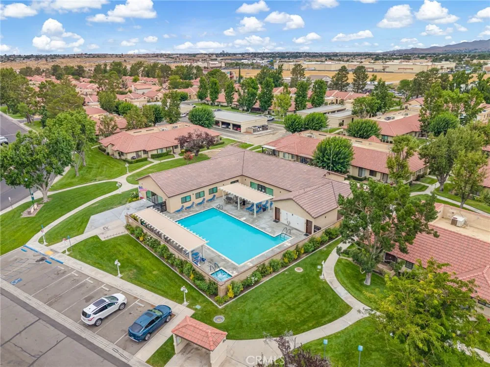 19233 Elm Apple Valley, CA 92308
