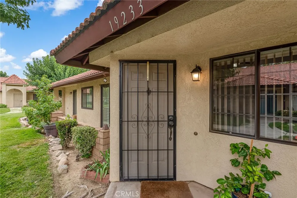 19233 Elm Apple Valley, CA 92308