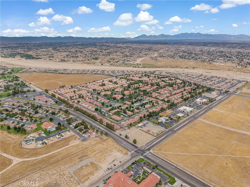 19233 Elm Apple Valley, CA 92308