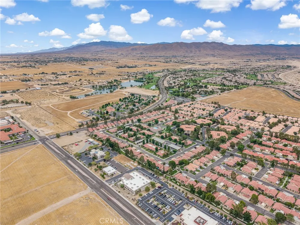 19233 Elm Apple Valley, CA 92308
