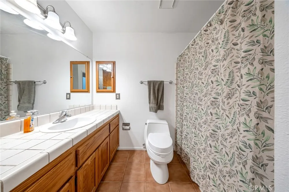 19233 Elm Apple Valley, CA 92308