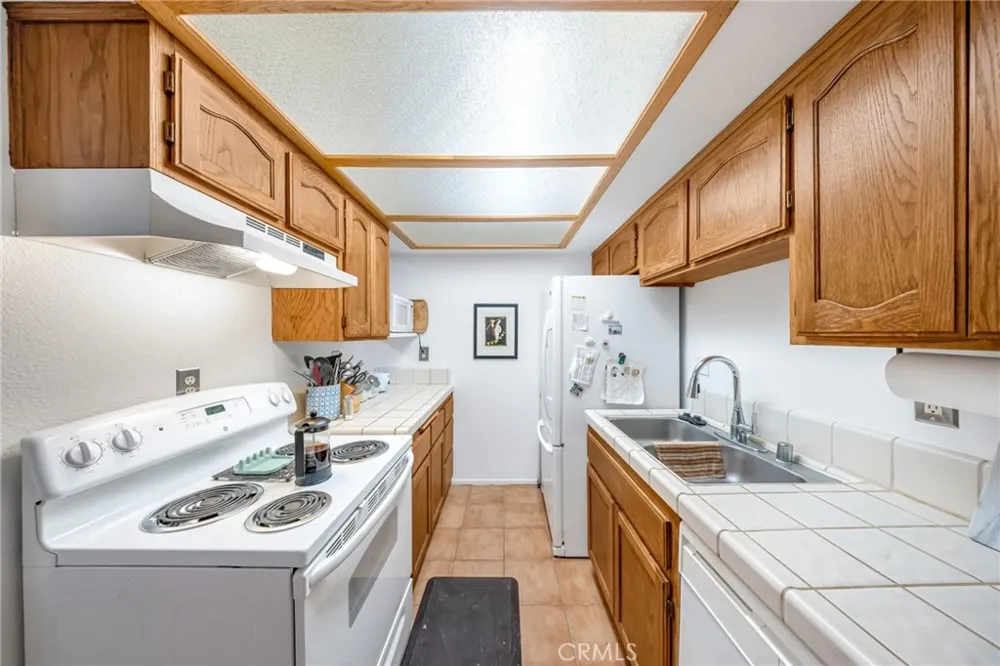 19233 Elm Apple Valley, CA 92308