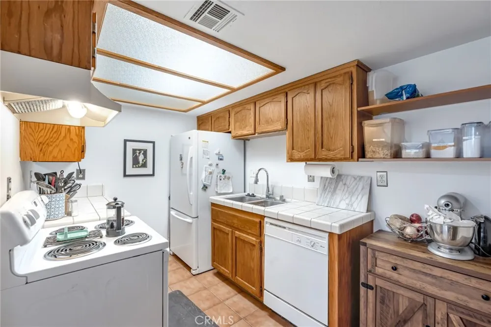 19233 Elm Apple Valley, CA 92308