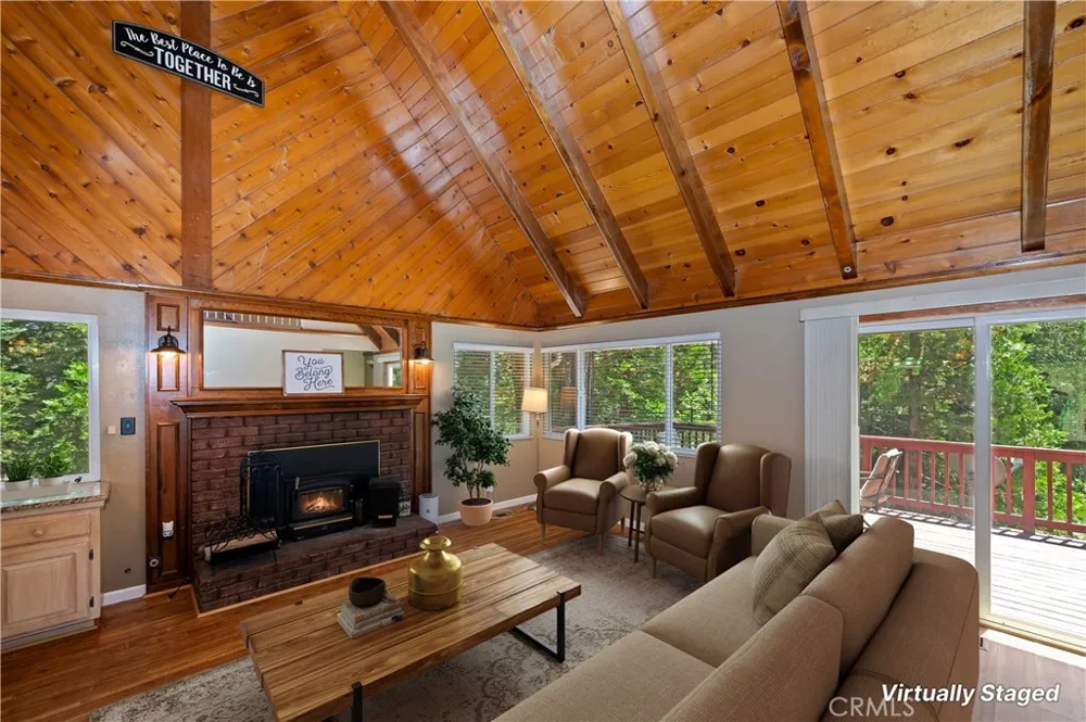 363 Castle Gate Lake Arrowhead, CA 92352