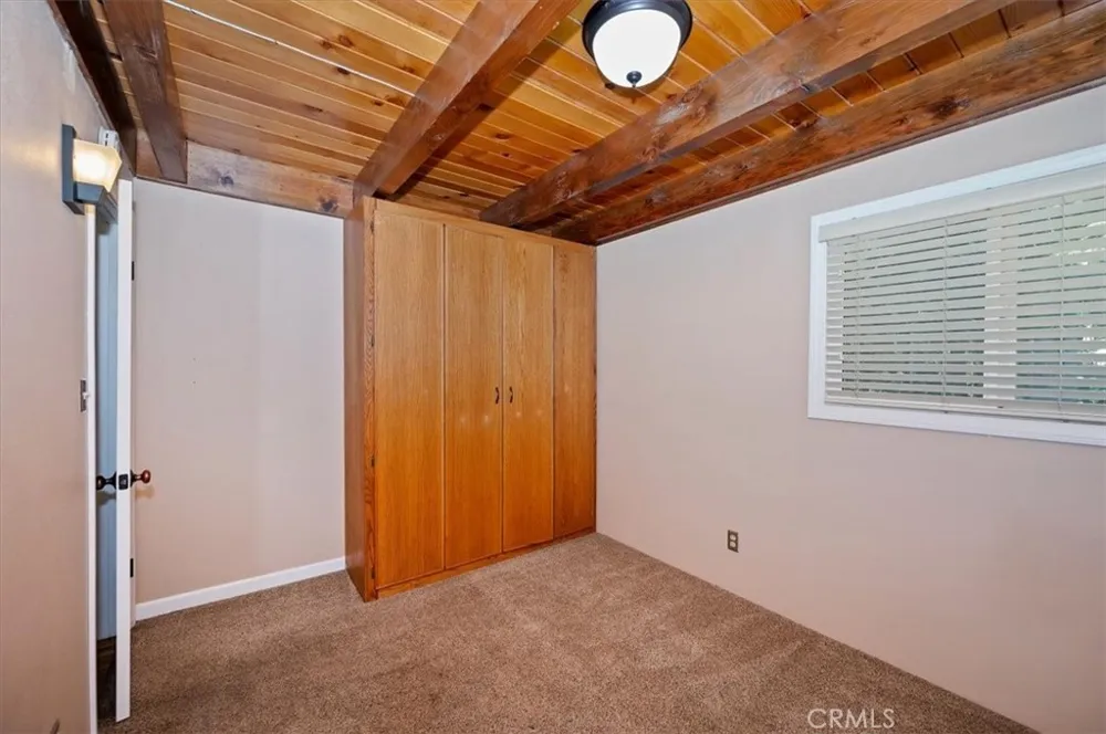 363 Castle Gate Lake Arrowhead, CA 92352