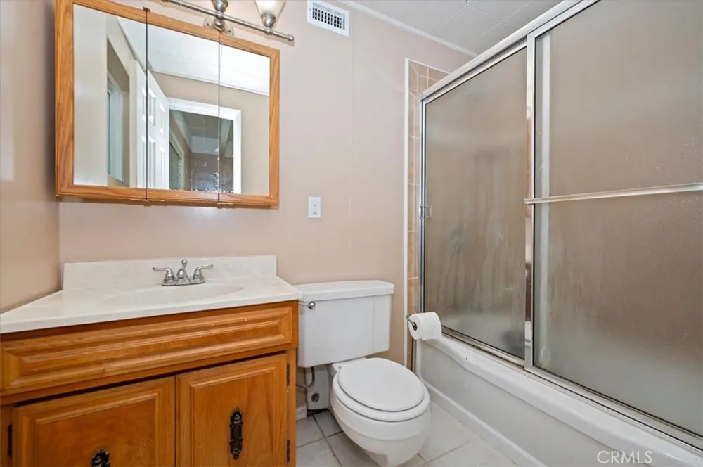 363 Castle Gate Lake Arrowhead, CA 92352