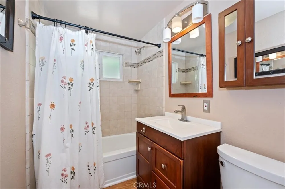 363 Castle Gate Lake Arrowhead, CA 92352