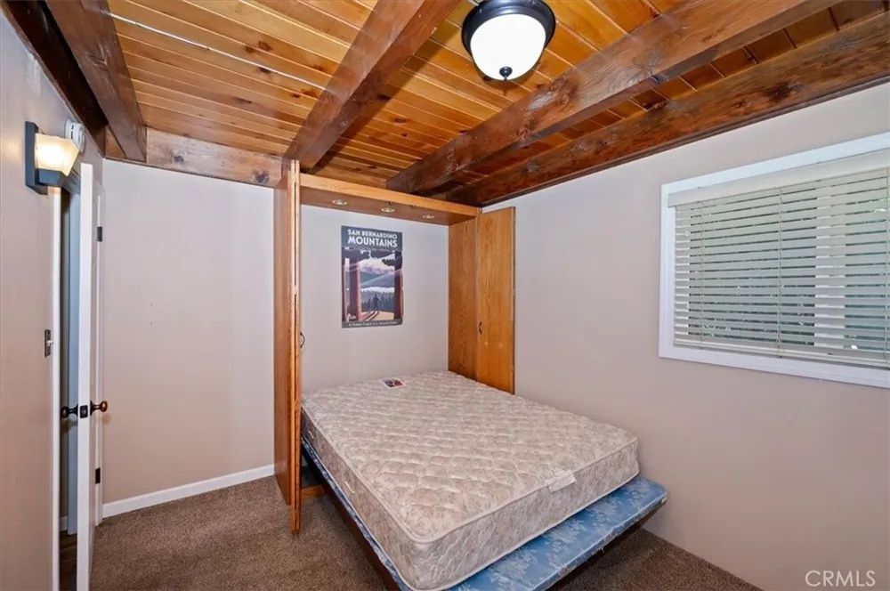 363 Castle Gate Lake Arrowhead, CA 92352