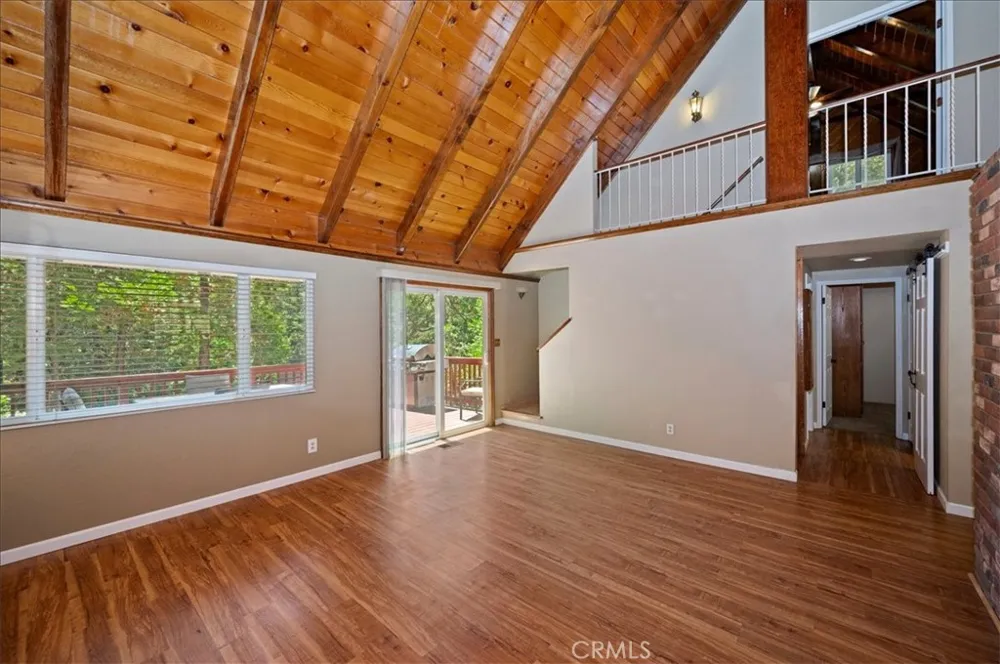 363 Castle Gate Lake Arrowhead, CA 92352