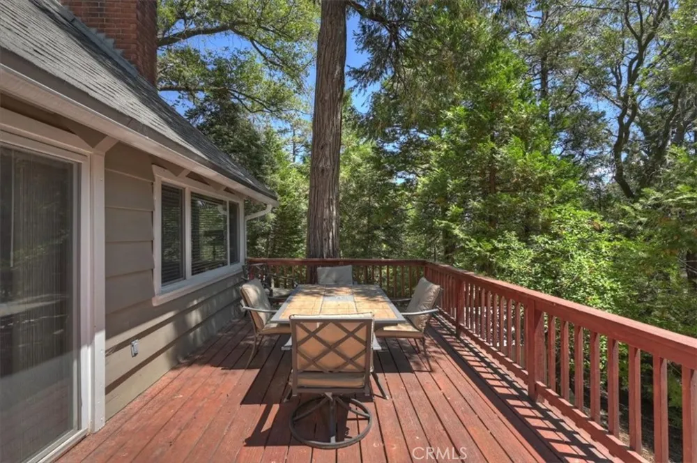 363 Castle Gate Lake Arrowhead, CA 92352