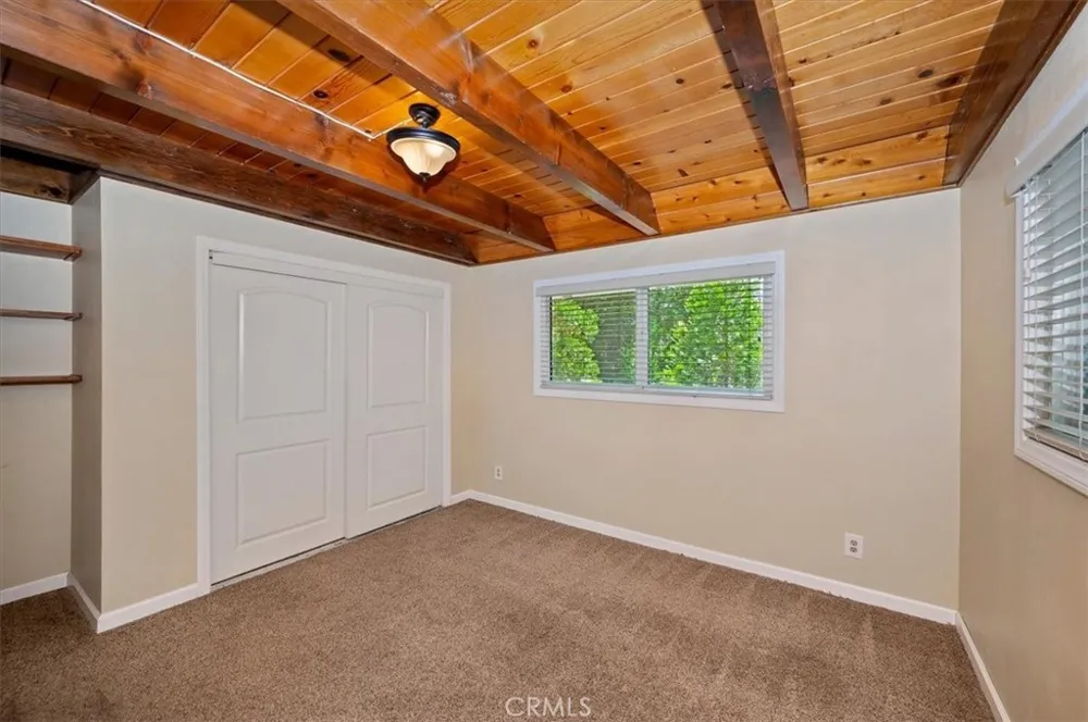 363 Castle Gate Lake Arrowhead, CA 92352
