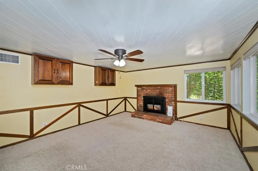 363 Castle Gate Lake Arrowhead, CA 92352