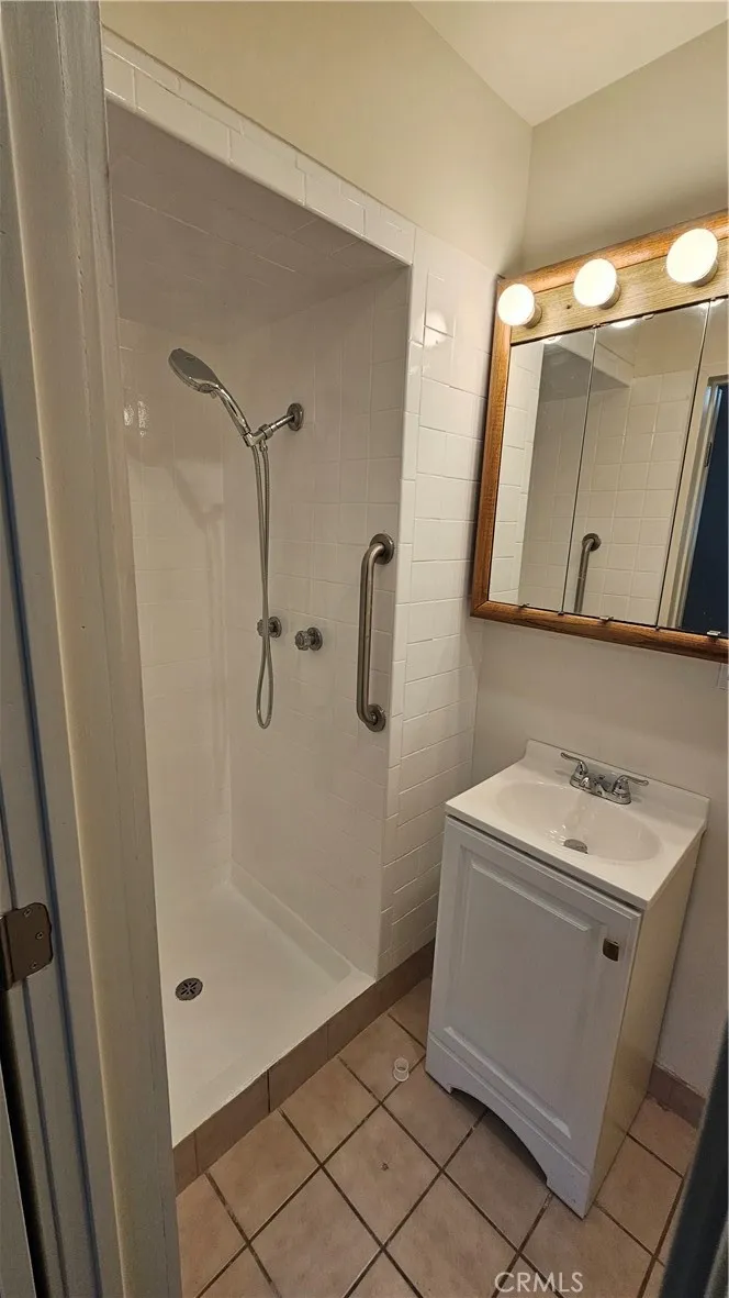 3469 F San Bernardino, CA 92405