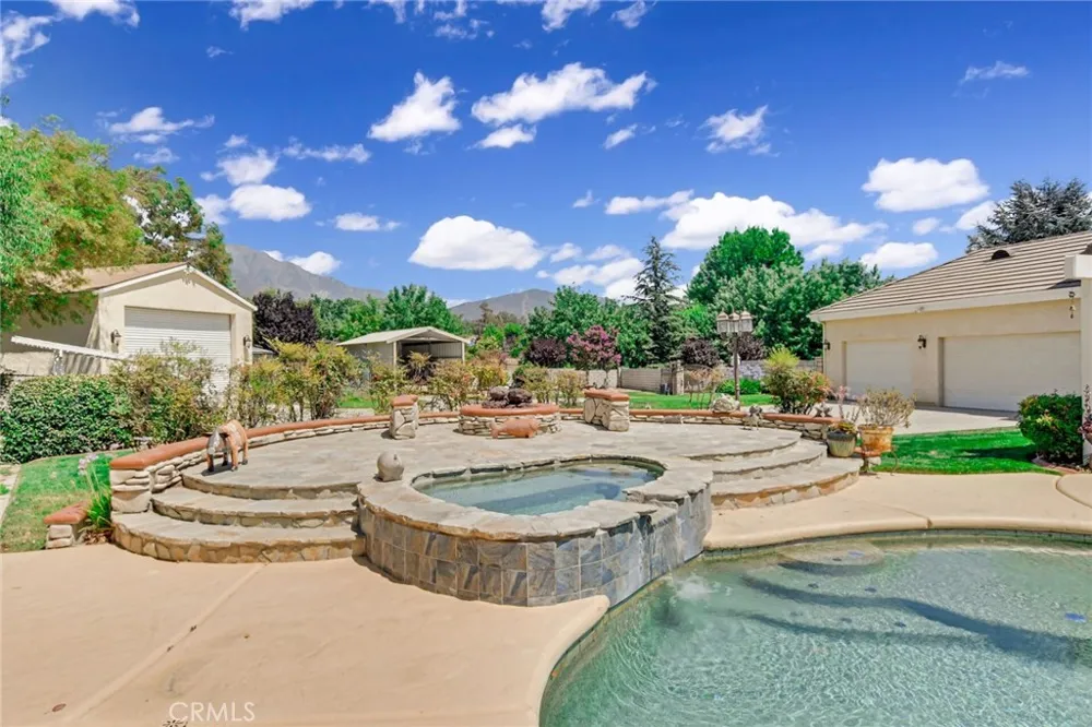 10389 Walnut Grove Court Yucaipa, CA 92399
