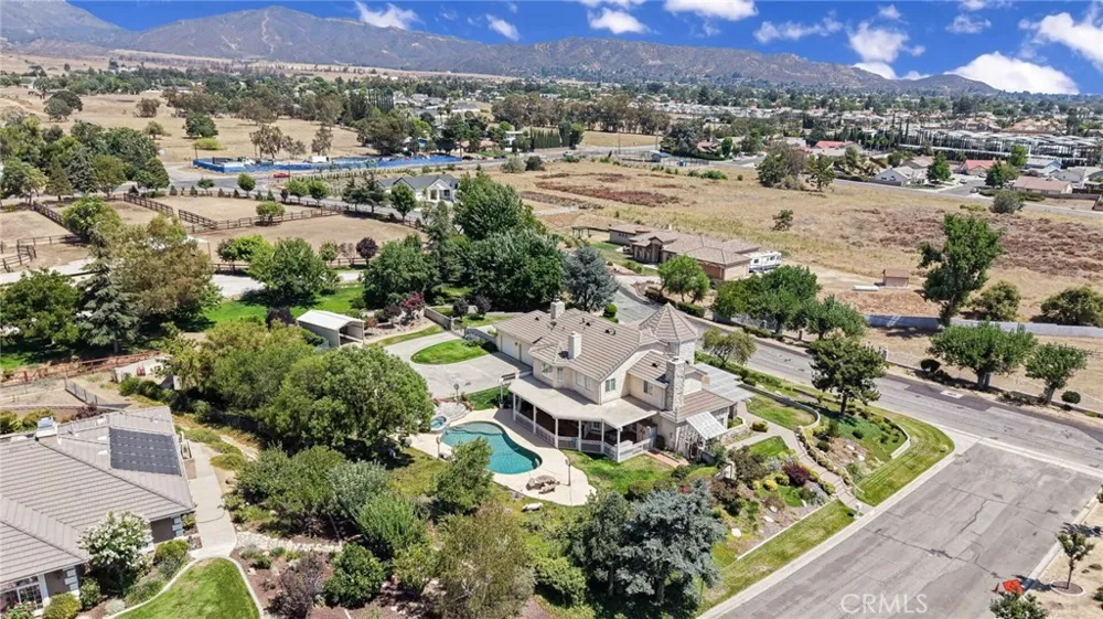 10389 Walnut Grove Court Yucaipa, CA 92399
