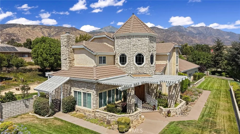 10389 Walnut Grove Court Yucaipa, CA 92399