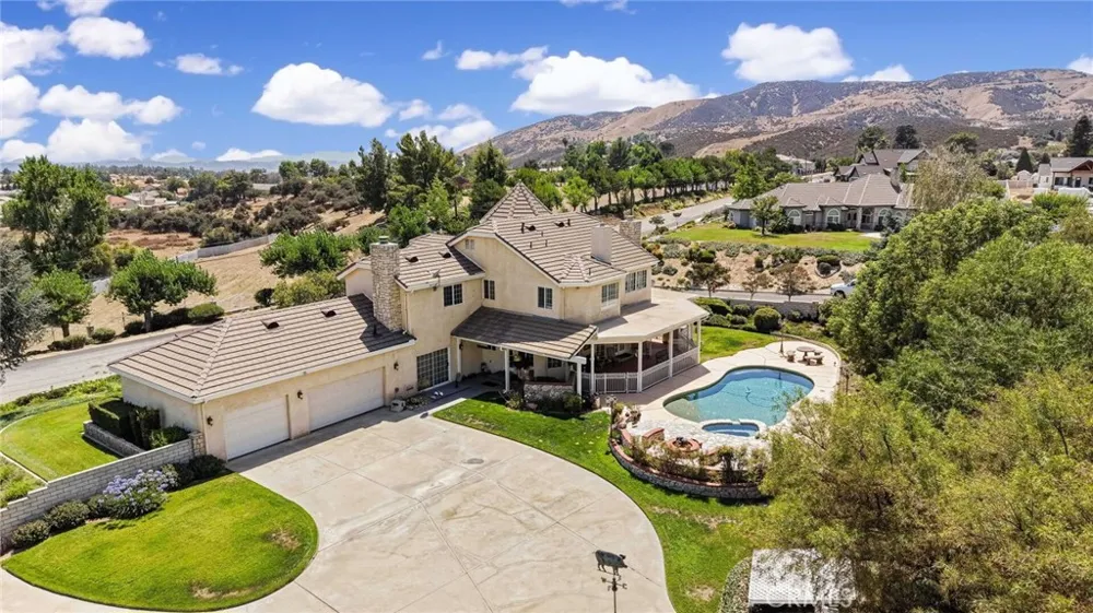 10389 Walnut Grove Court Yucaipa, CA 92399