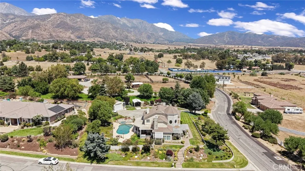 10389 Walnut Grove Court Yucaipa, CA 92399