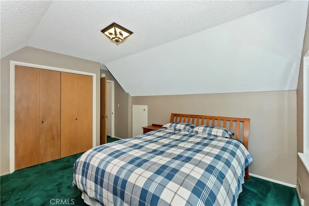 26661 Lake Forest Twin Peaks, CA 92391
