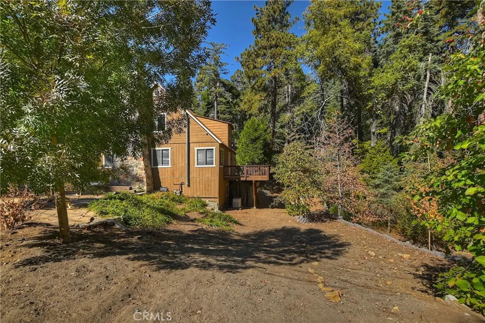 863 Oak Lake Arrowhead, CA 92385