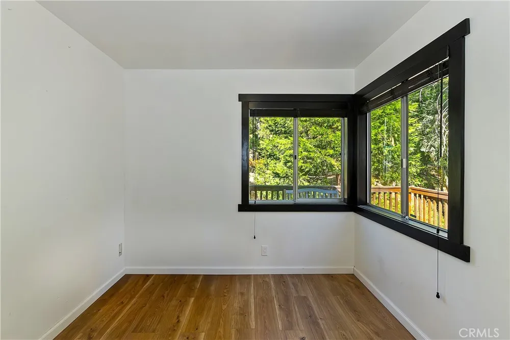 863 Oak Lake Arrowhead, CA 92385