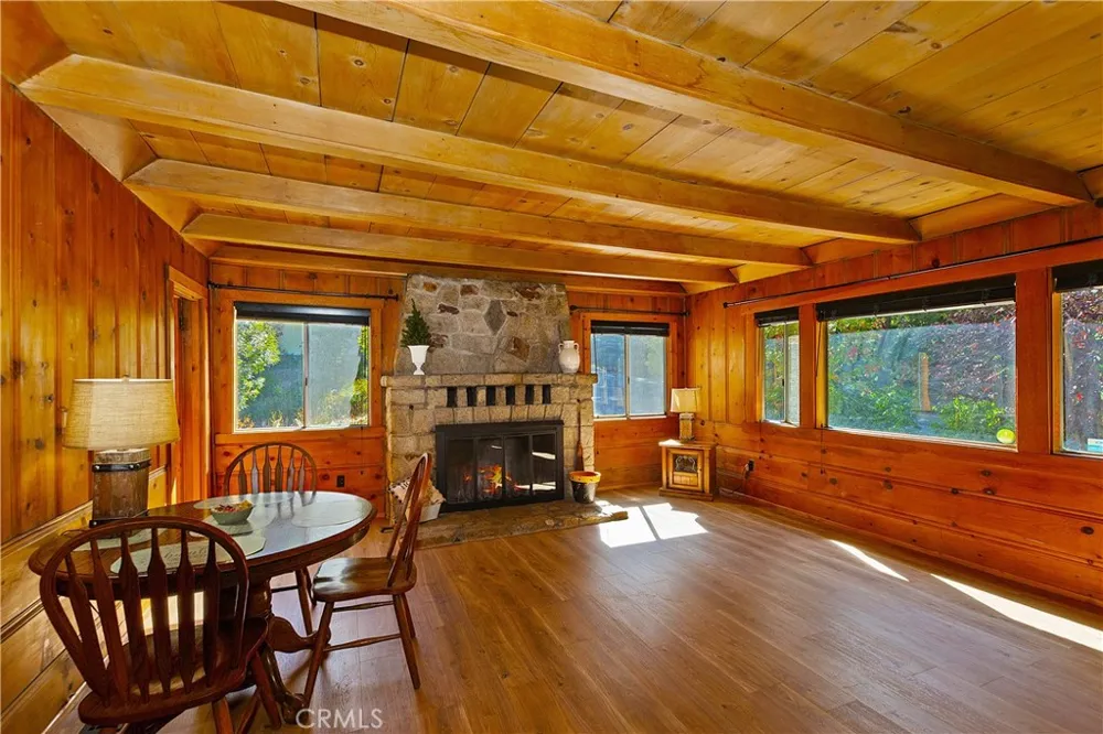 863 Oak Lake Arrowhead, CA 92385