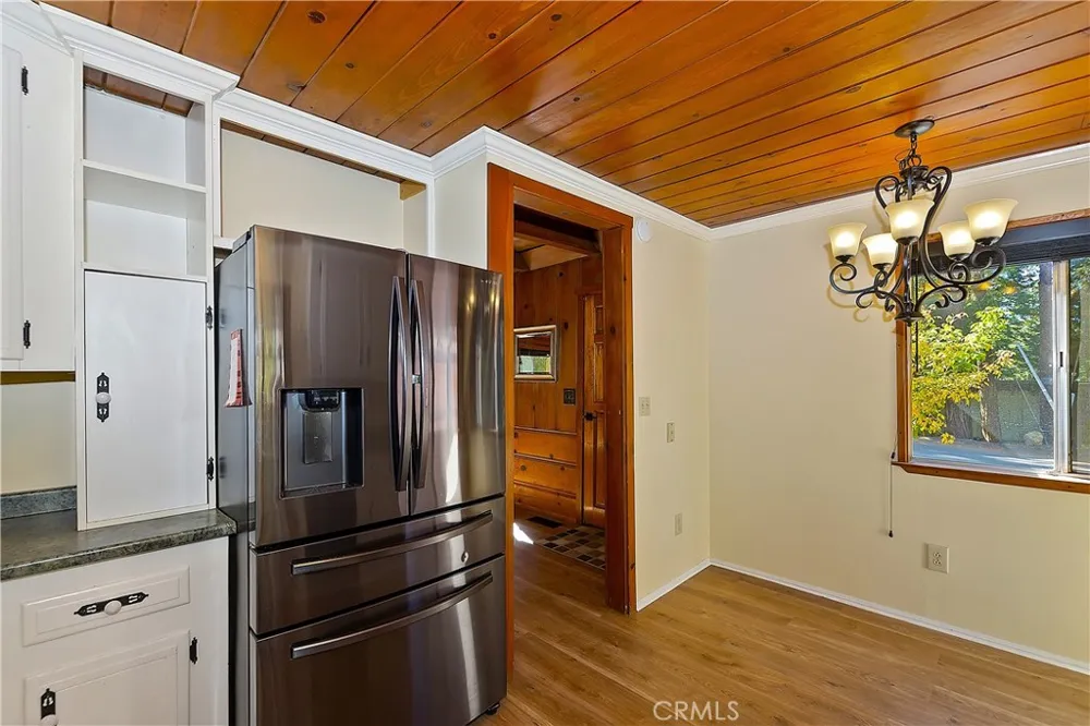 863 Oak Lake Arrowhead, CA 92385