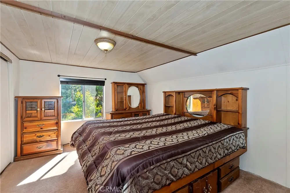 863 Oak Lake Arrowhead, CA 92385