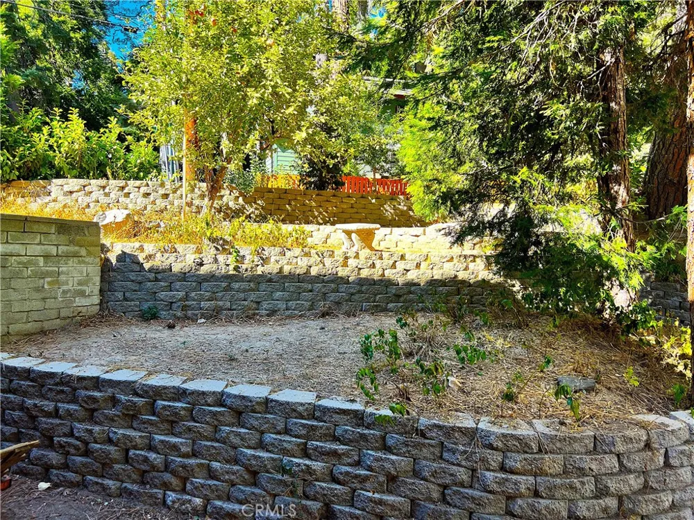 863 Oak Lake Arrowhead, CA 92385