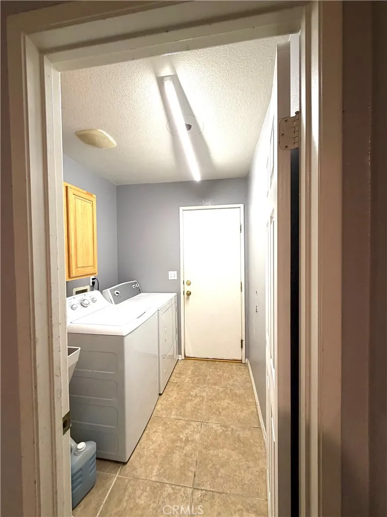 15184 Macadamia Court Fontana, CA 92335