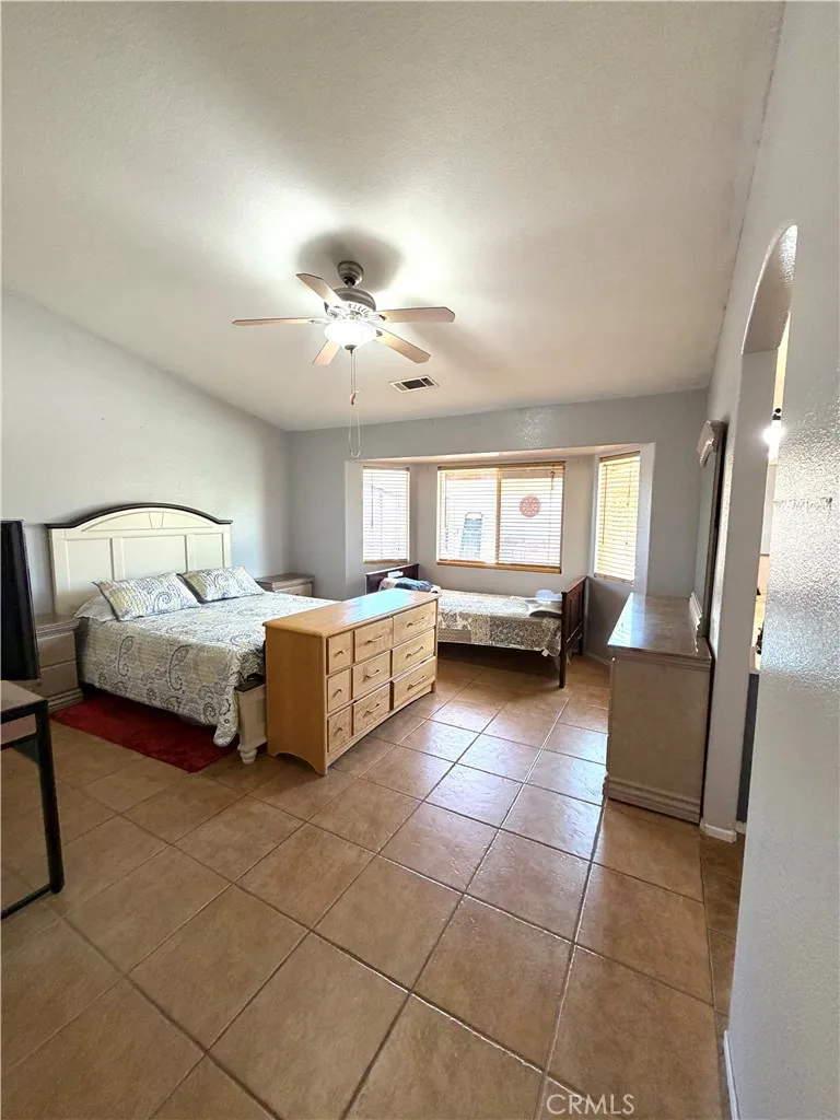15184 Macadamia Court Fontana, CA 92335