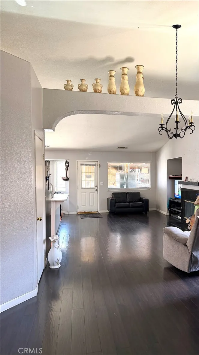 15184 Macadamia Court Fontana, CA 92335
