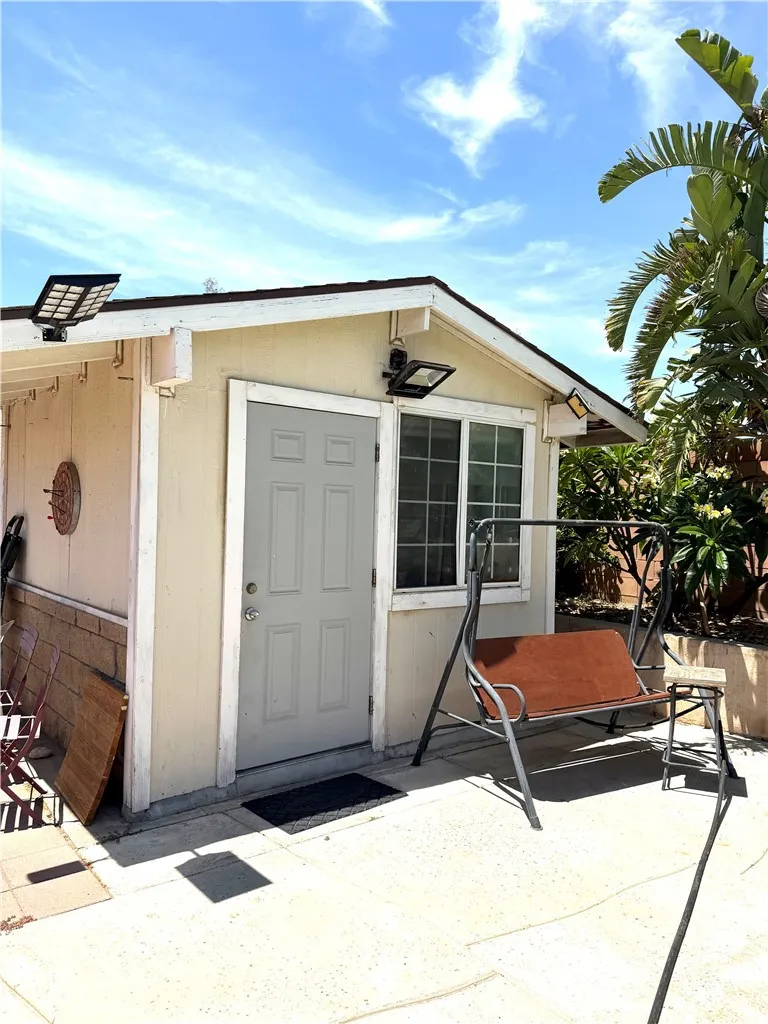 15184 Macadamia Court Fontana, CA 92335