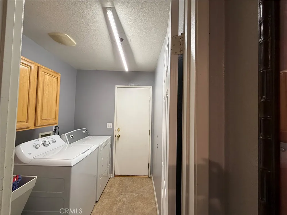 15184 Macadamia Court Fontana, CA 92335