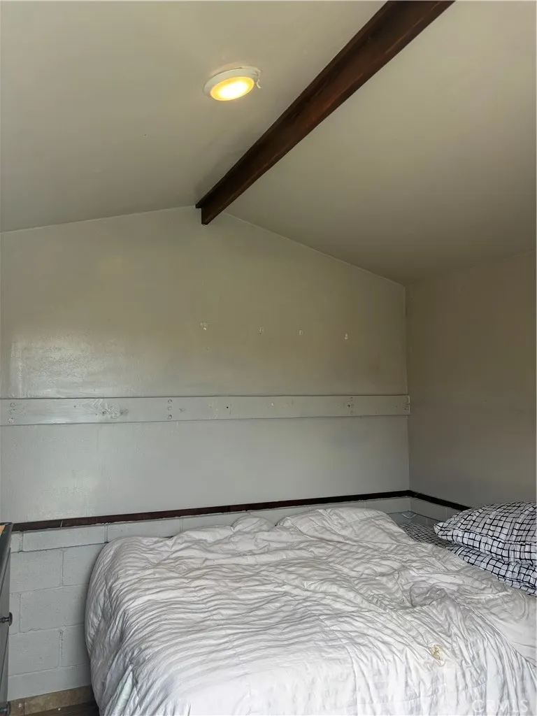 15184 Macadamia Court Fontana, CA 92335