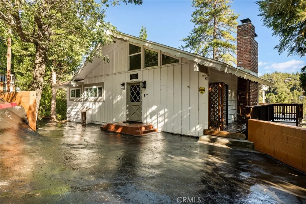 24416 Horst Drive Crestline, CA 92325