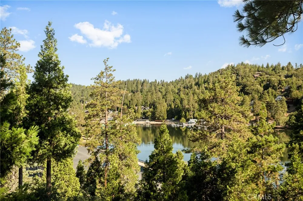 24416 Horst Drive Crestline, CA 92325
