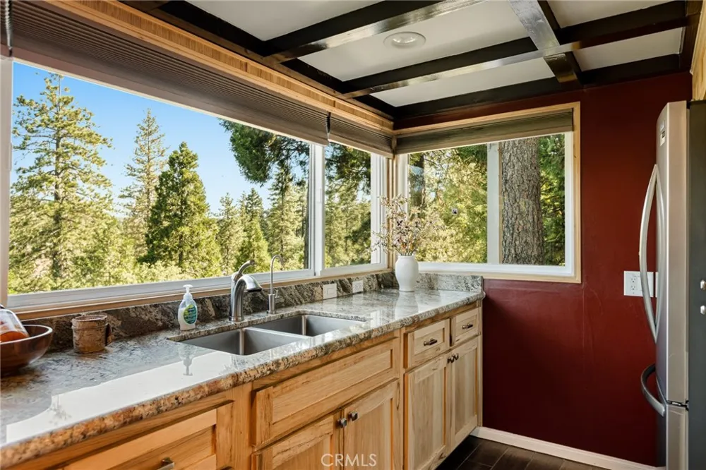 24416 Horst Drive Crestline, CA 92325